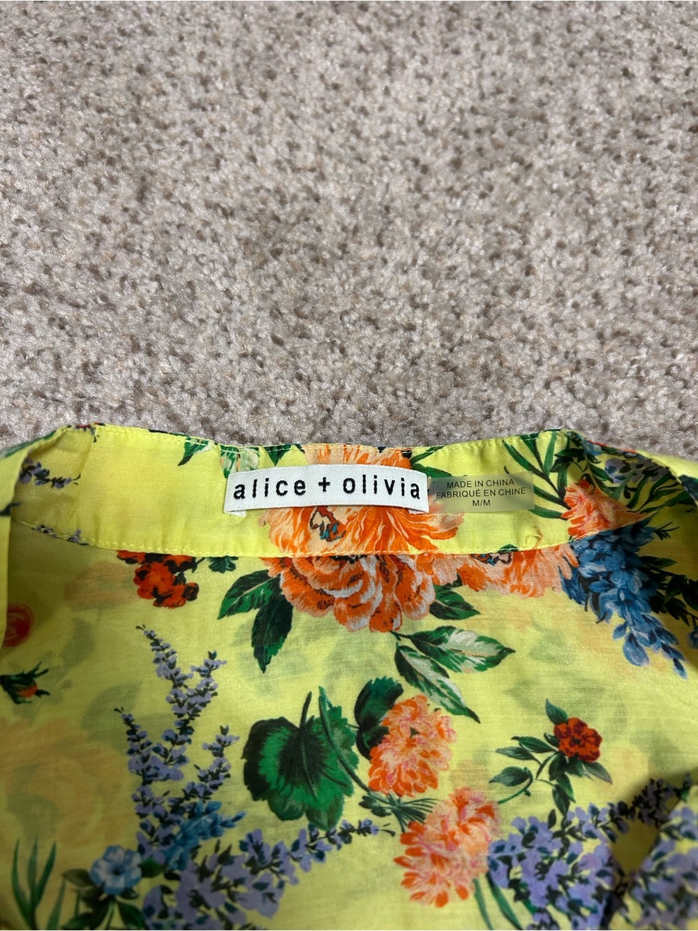 Alice + Olivia Serena yellow floral silk blend top size medium peasant boho - Picture 7 of 9